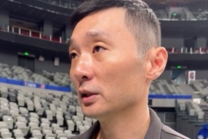 刘炜:今天晚上会给赵睿报名 具体打多久要看情况