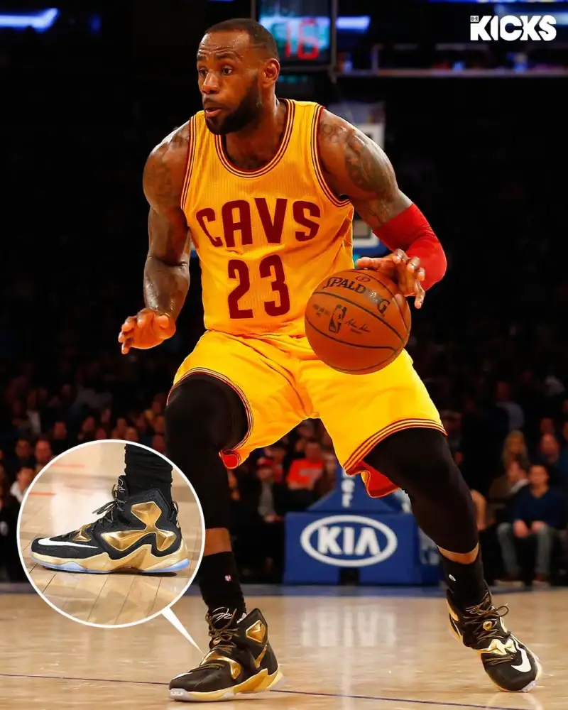 APP-B/R晒图回顾16赛季球员们穿着的经典球鞋：一起踏上回忆之旅